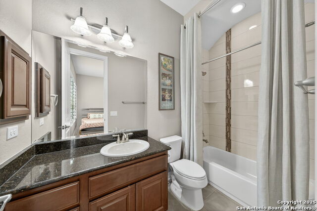 Image 27 of 58 For 28827 Balcones Crk