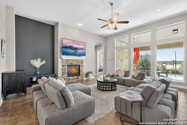 Image 7 of 58 For 28827 Balcones Crk