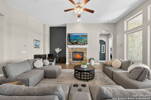 Image 8 of 58 For 28827 Balcones Crk