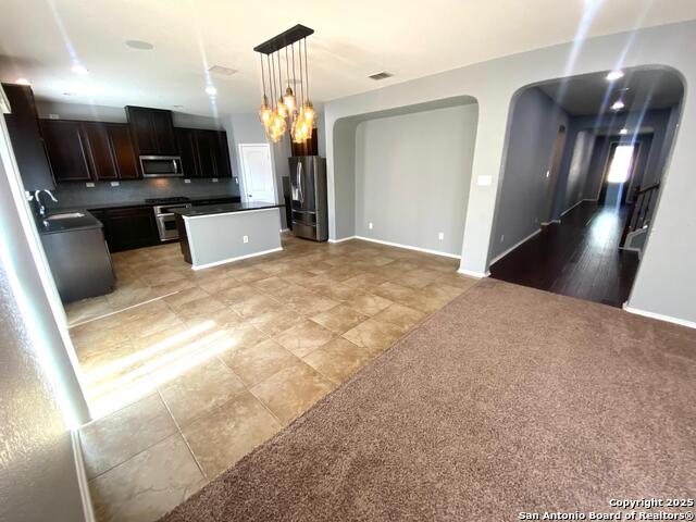 Image 13 of 39 For 21227 Cinch