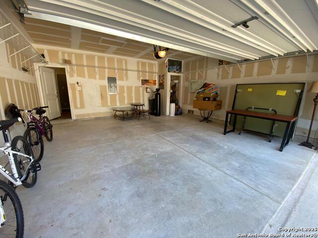 Image 38 of 39 For 21227 Cinch