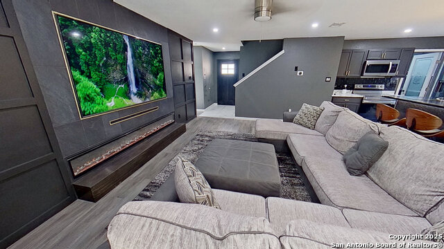 Listing photo id 2 for 9014 Mint Julep