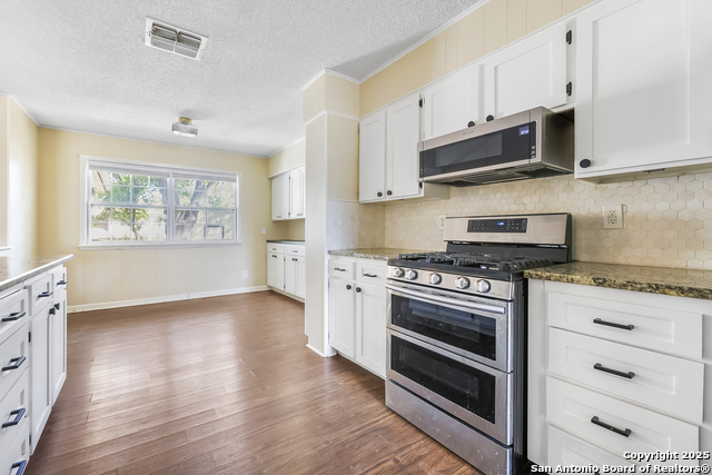 Image 13 of 34 For 4023 Bentway