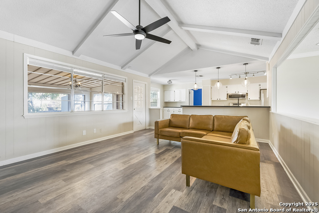 Image 20 of 34 For 4023 Bentway