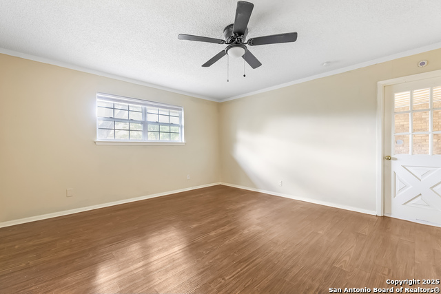 Image 23 of 34 For 4023 Bentway