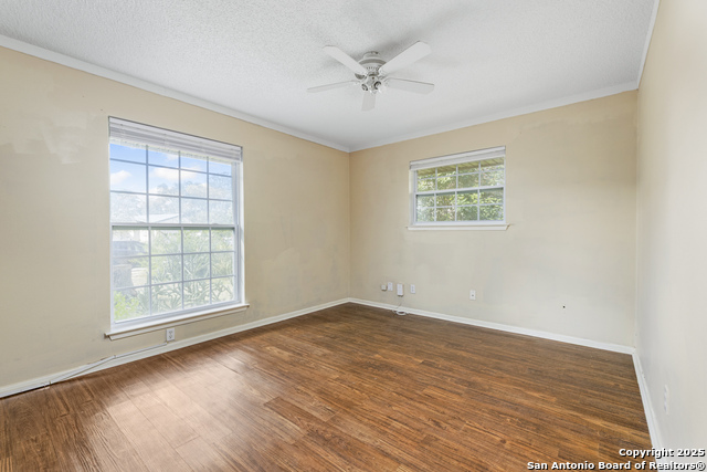 Image 27 of 34 For 4023 Bentway