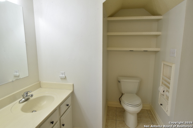 Listing photo id 3 for 13107 Babbling Brook