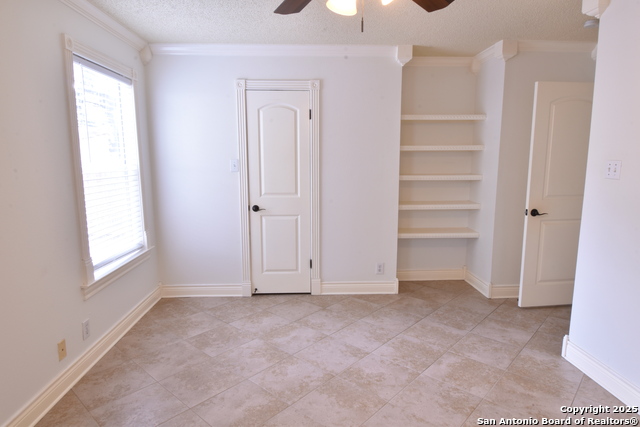 Listing photo id 5 for 13107 Babbling Brook