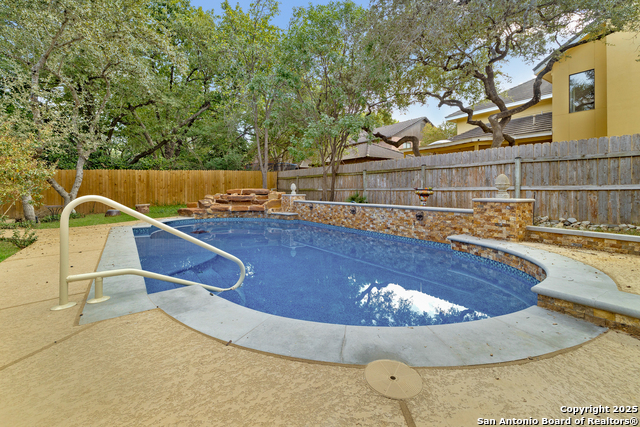 Image 30 of 32 For 3914 Creek Rock