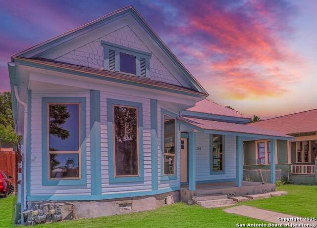 Listing photo id 8 for 1234 Saint Marys S