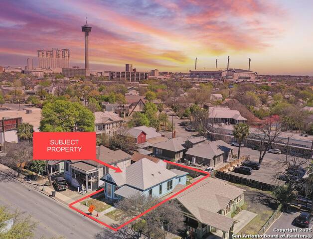 Listing photo id 1 for 1234 Saint Marys S