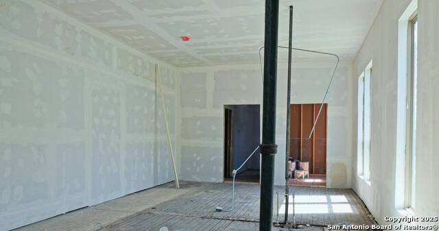 Listing photo id 5 for 1234 Saint Marys S