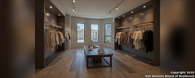 Listing photo id 6 for 1234 Saint Marys S