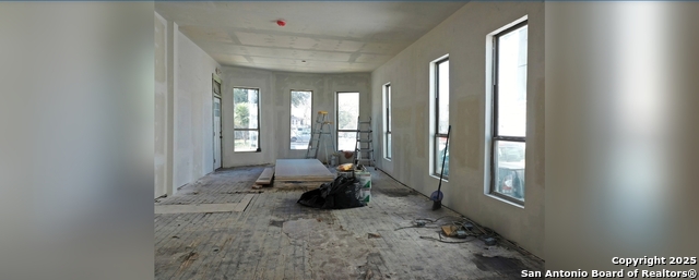 Listing photo id 7 for 1234 Saint Marys S