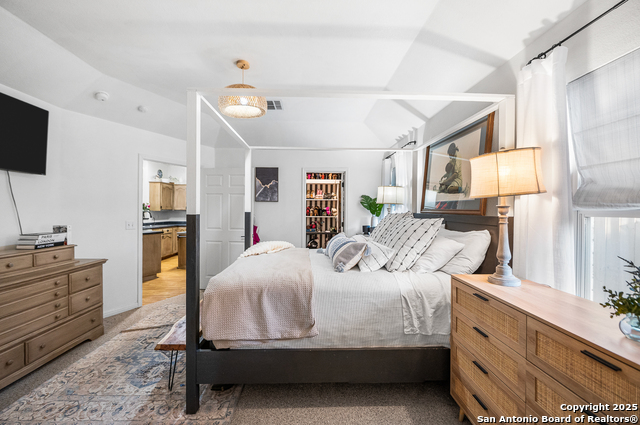 Listing photo id 16 for 2240 Stonehaven