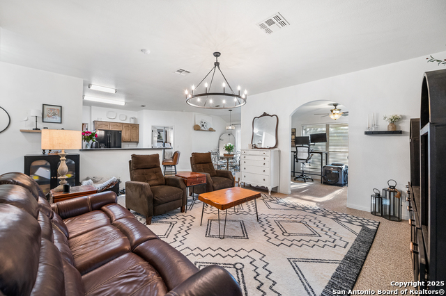 Listing photo id 4 for 2240 Stonehaven