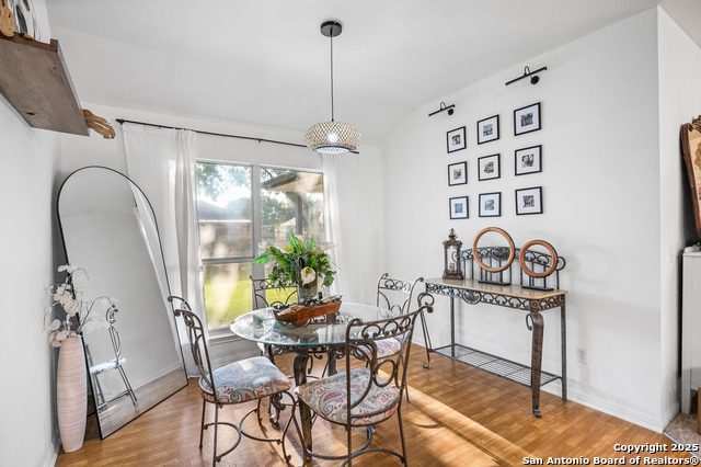 Listing photo id 7 for 2240 Stonehaven