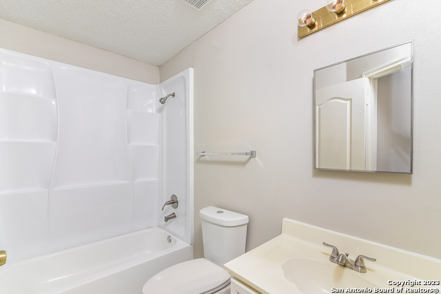 Image 14 of 17 For 1218 Crossing Oaks