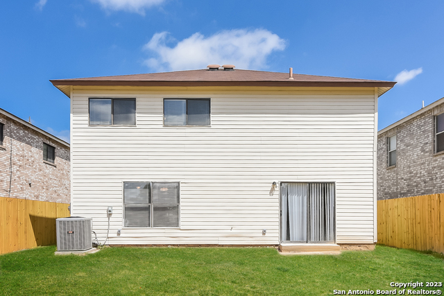 Image 15 of 17 For 1218 Crossing Oaks