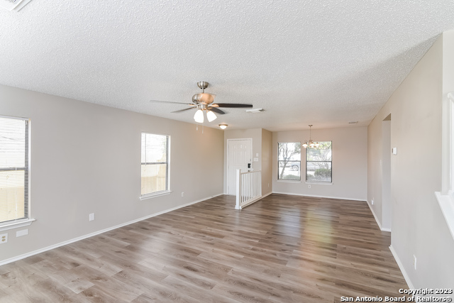 Image 3 of 17 For 1218 Crossing Oaks