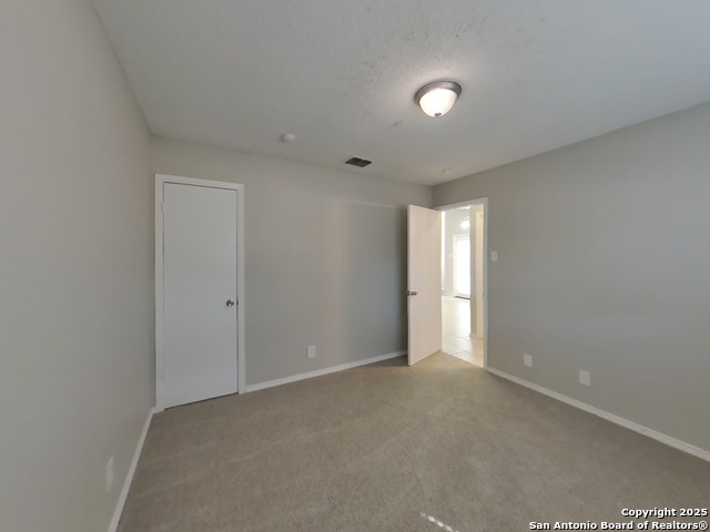 Listing photo id 6 for 6333 Village