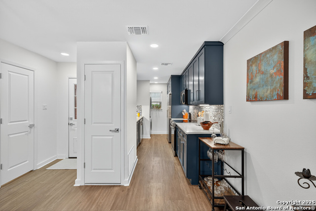 Image 11 of 30 For 2718 Old Field Dr 502