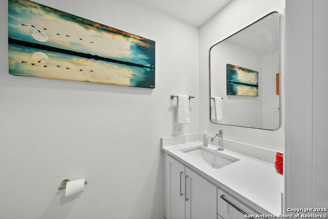 Image 17 of 30 For 2718 Old Field Dr 502