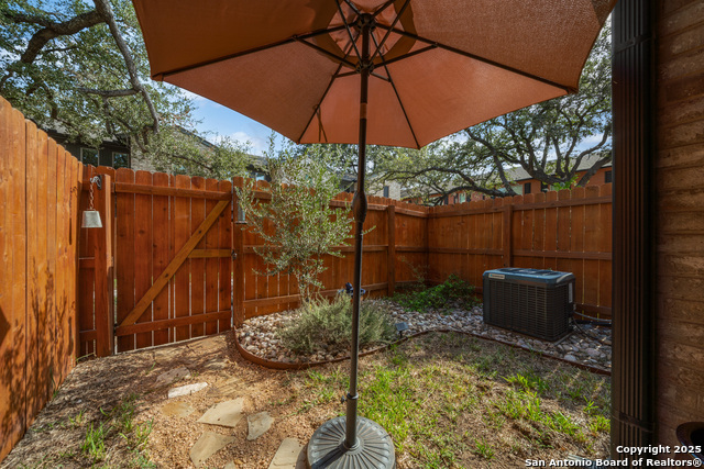 Image 25 of 30 For 2718 Old Field Dr 502