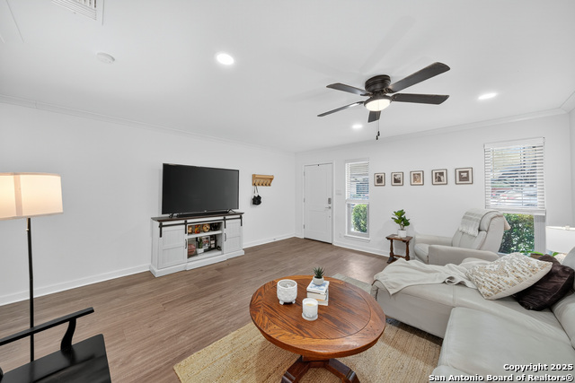 Image 9 of 30 For 2718 Old Field Dr 502