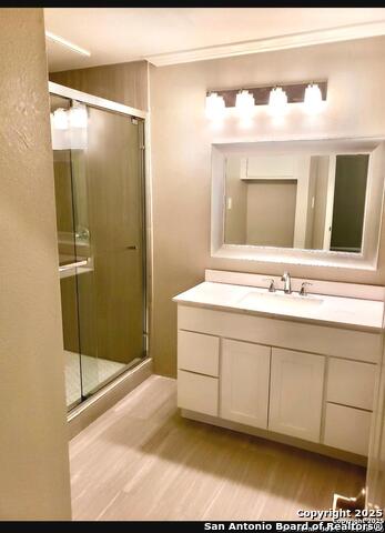 Image 6 of 8 For 11839 Parliament  624