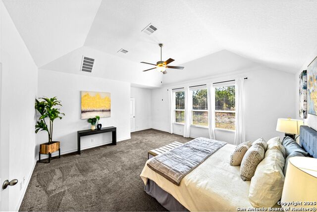 Listing photo id 17 for 2982 Blenheim