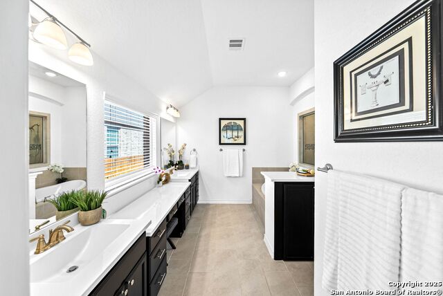 Listing photo id 18 for 2982 Blenheim