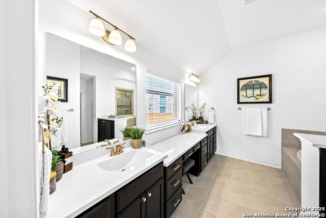 Listing photo id 19 for 2982 Blenheim