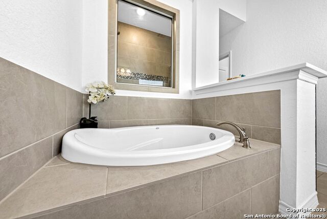 Listing photo id 21 for 2982 Blenheim