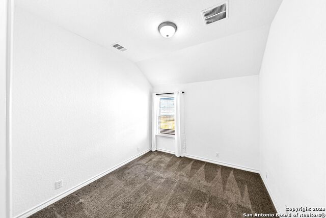 Listing photo id 26 for 2982 Blenheim