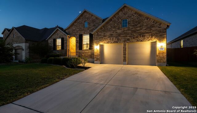 Listing photo id 1 for 2982 Blenheim