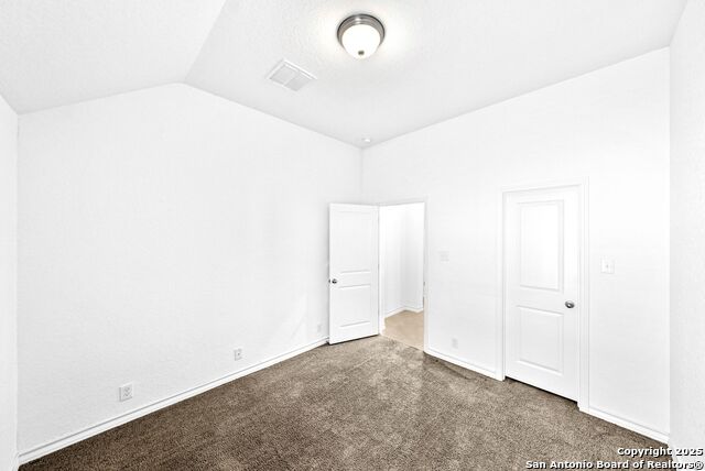 Listing photo id 28 for 2982 Blenheim