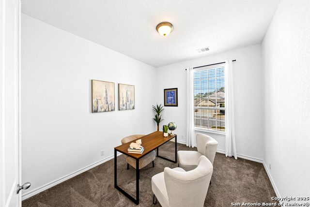 Listing photo id 33 for 2982 Blenheim