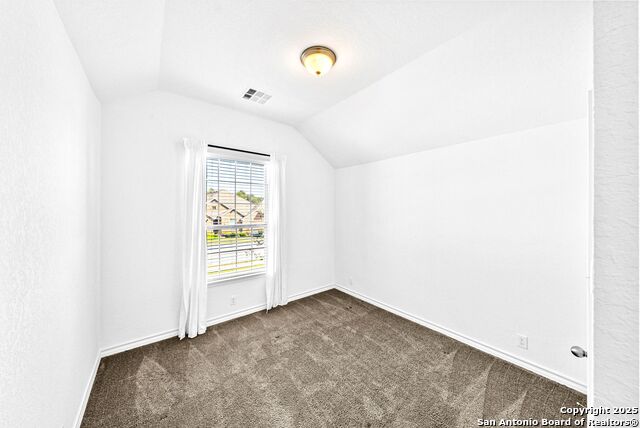 Listing photo id 35 for 2982 Blenheim