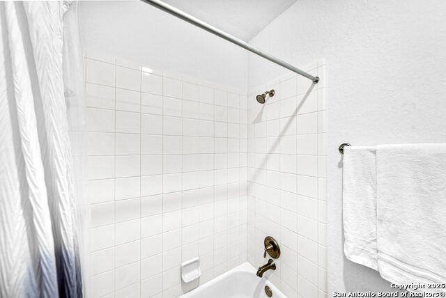 Listing photo id 42 for 2982 Blenheim