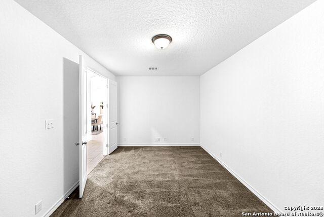 Listing photo id 45 for 2982 Blenheim