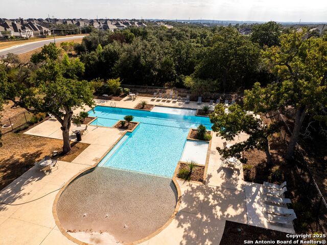 Listing photo id 53 for 2982 Blenheim