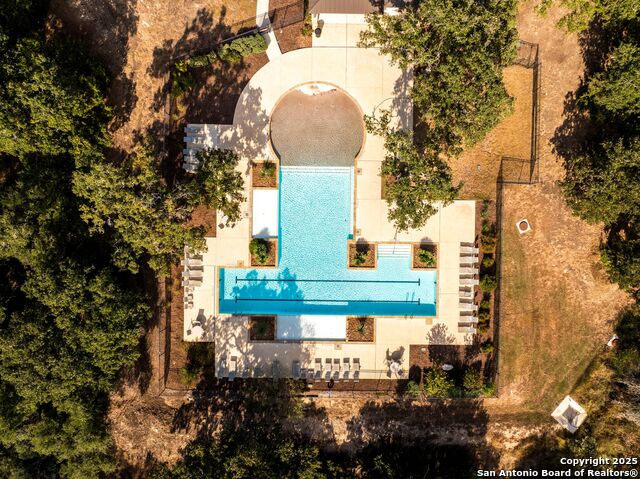 Listing photo id 55 for 2982 Blenheim