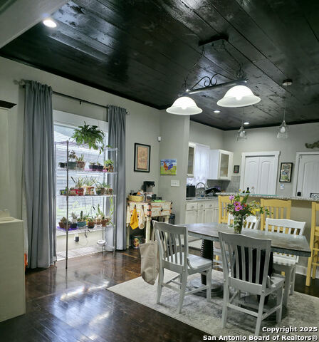 Image 10 of 26 For 607 Clark  