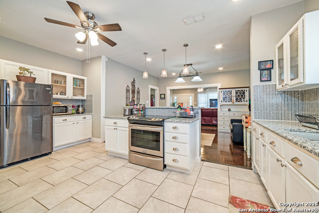 Image 13 of 26 For 607 Clark  