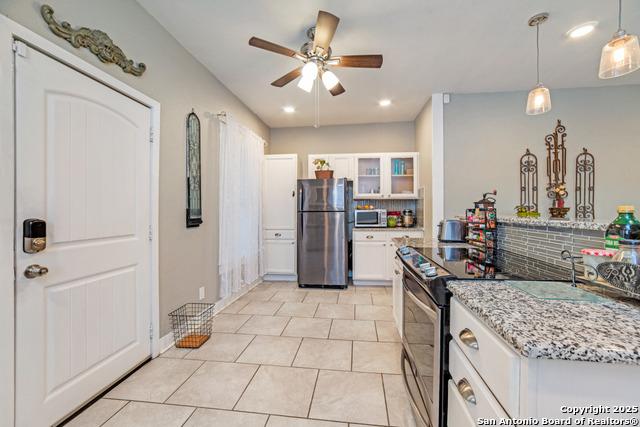 Image 14 of 26 For 607 Clark  