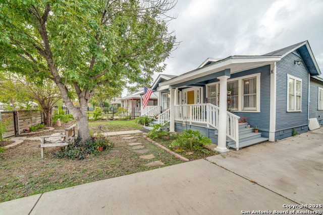 Image 4 of 26 For 607 Clark  