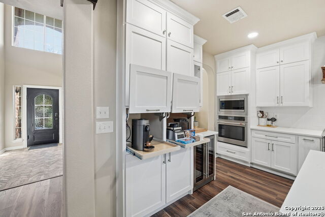 Listing photo id 9 for 711 Midway Crest