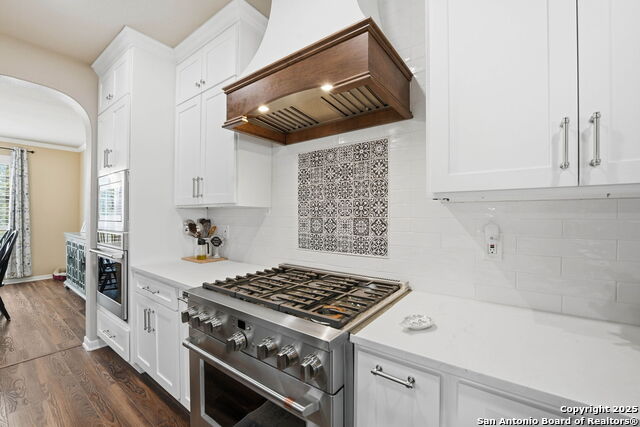 Listing photo id 10 for 711 Midway Crest