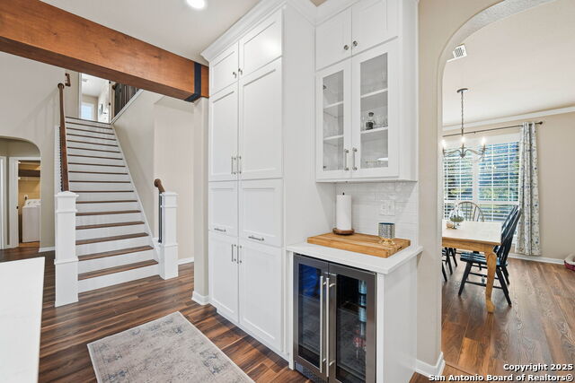 Listing photo id 11 for 711 Midway Crest